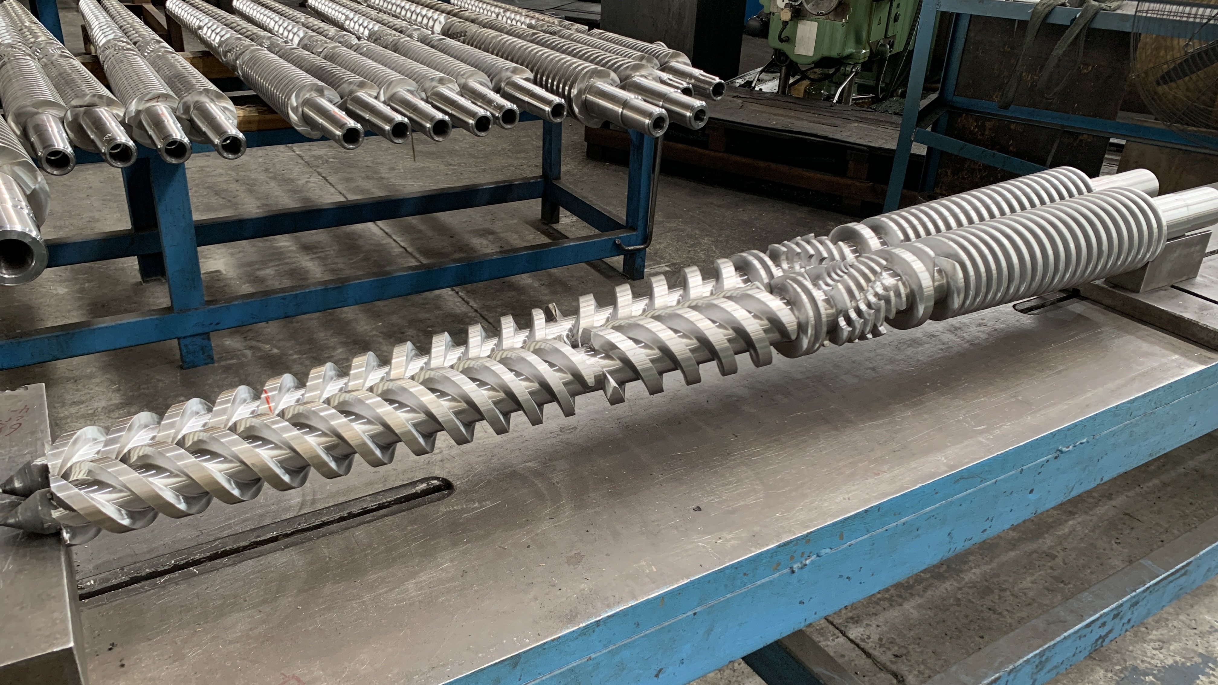 Konischer Twin-Screw-Extruder
