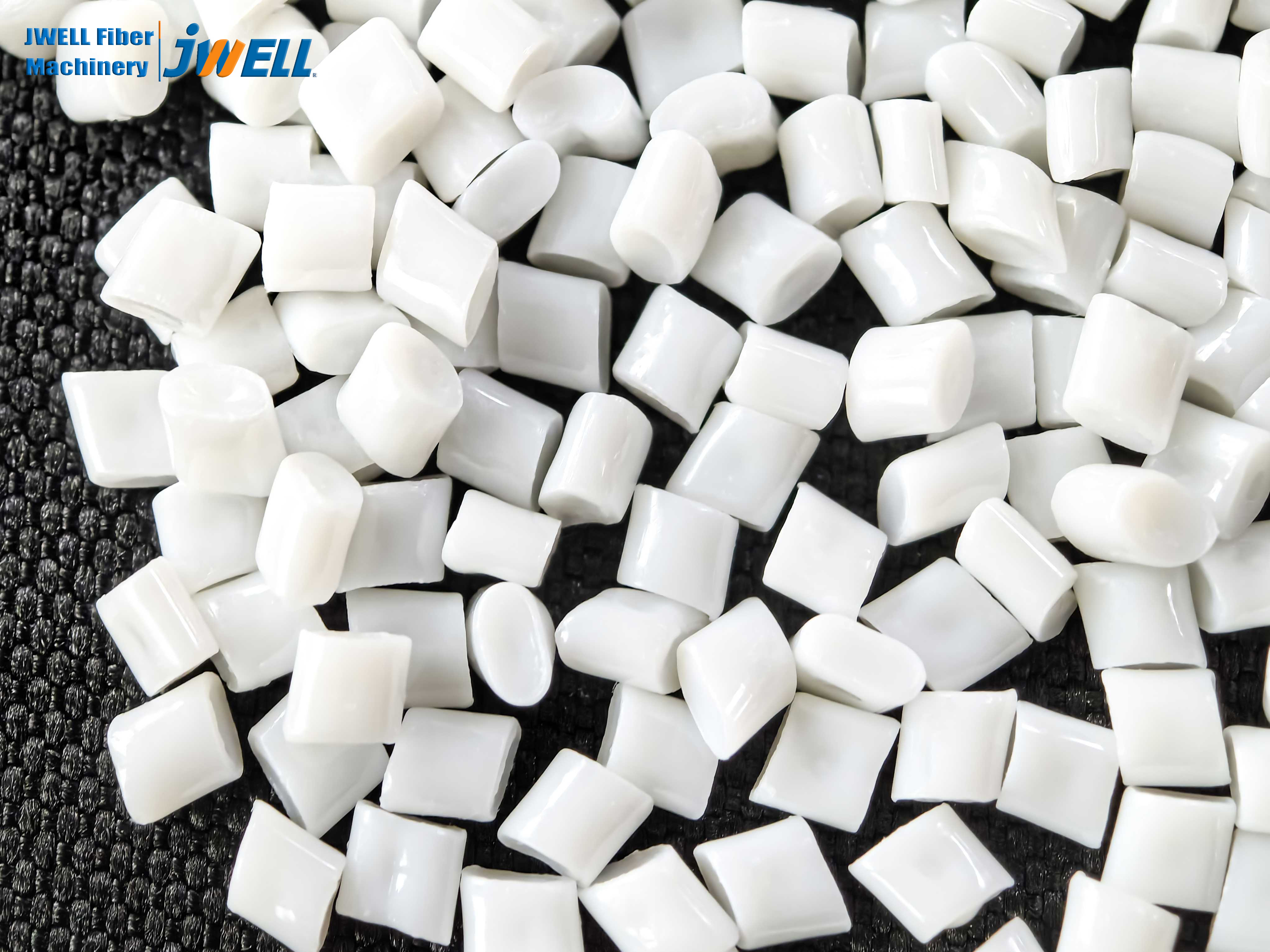 Recycelte PET-Flaschenflocken (Semi-Mutt)