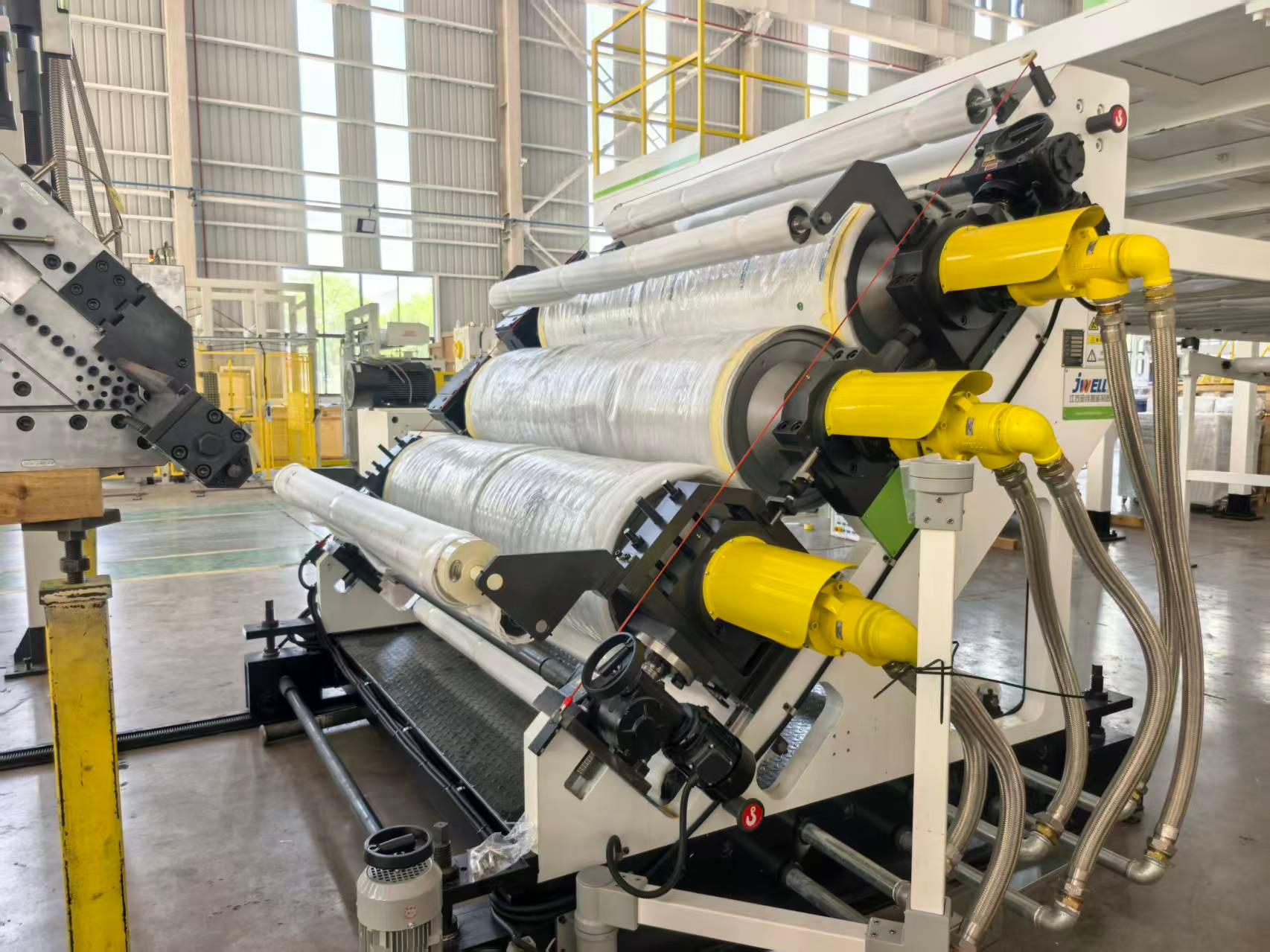 Extrusionsmaschinenlinie für akustische Isolationspads für die Automobilindustrie | JWELL PE EVA POE-Verbundlinie